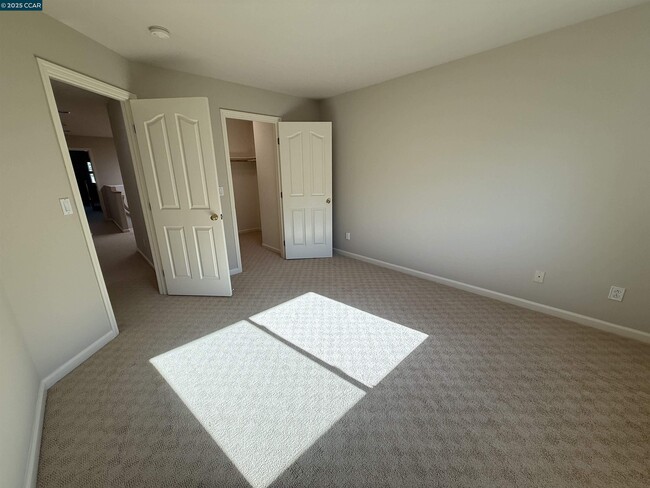 Building Photo - 600 Bourne Ct