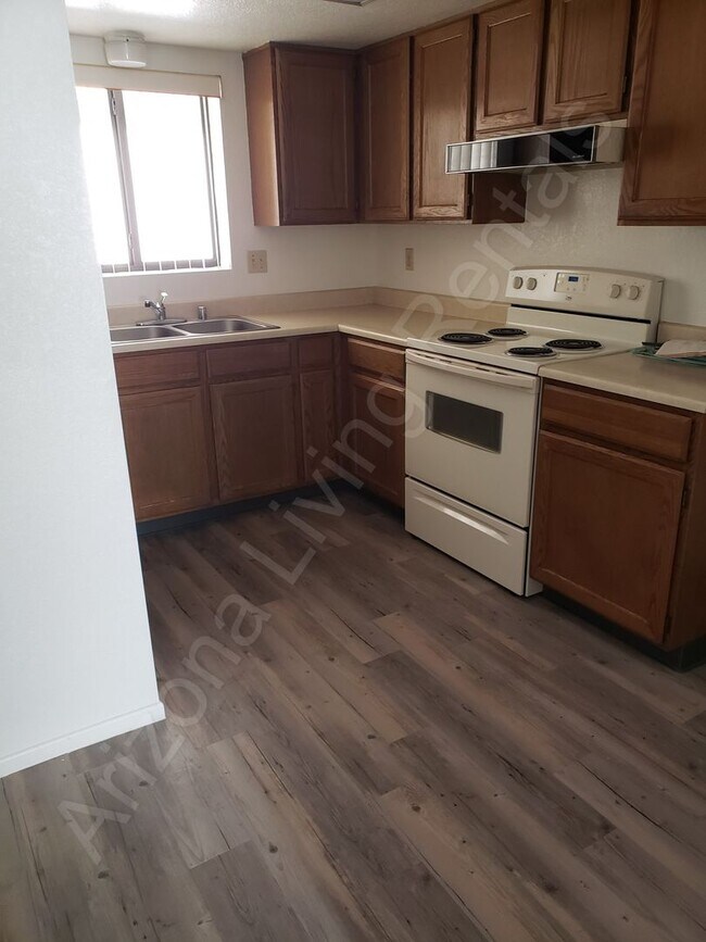 Building Photo - 1781 Palo Verde Blvd N