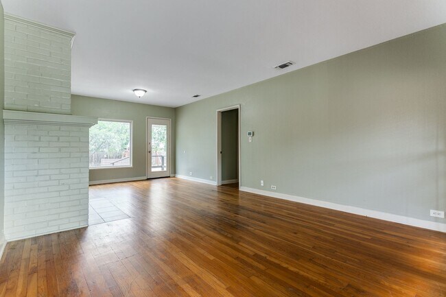 Building Photo - 321 Rittiman Rd
