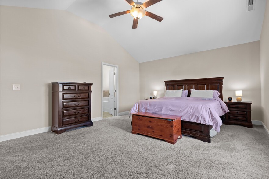 Building Photo - 789 Equestrian Way