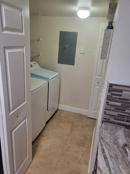 Building Photo - 11133 SW 8th St