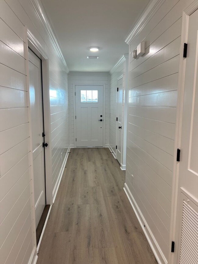 Building Photo - Available April!