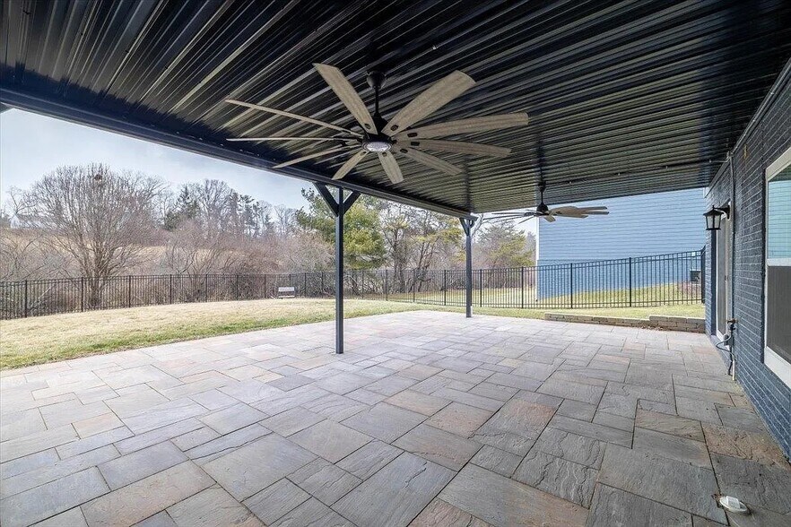 Building Photo - 840 Jefferson Cir