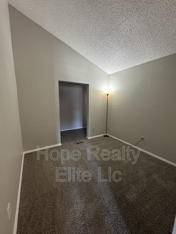 Building Photo - 6950 Sagewood Ct