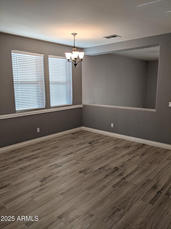 Building Photo - 12039 W Louise Ct