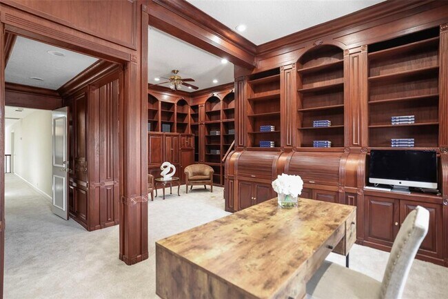 Building Photo - 4941 Bayshore Blvd