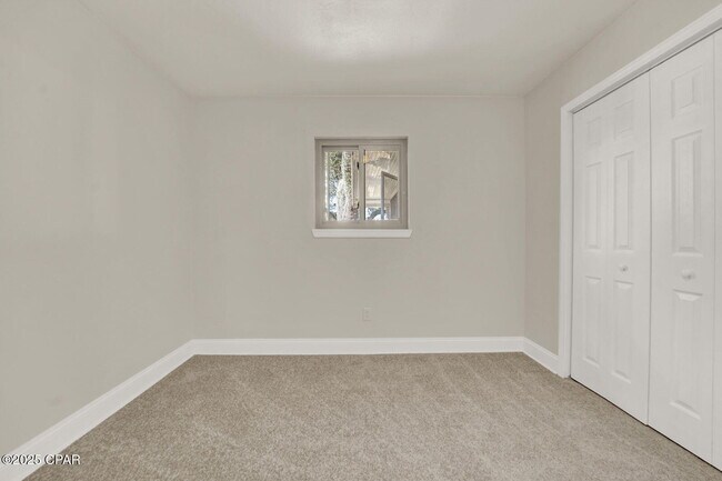 Building Photo - 5204 Park St