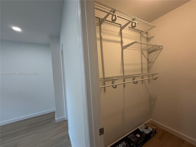 Building Photo - 2426 SE 17th St