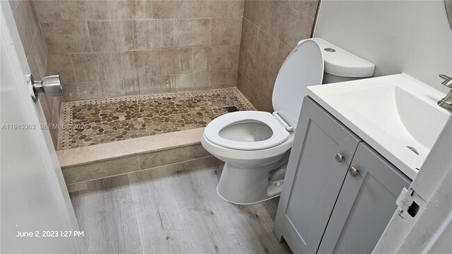 Building Photo - 626 S 28th Ave