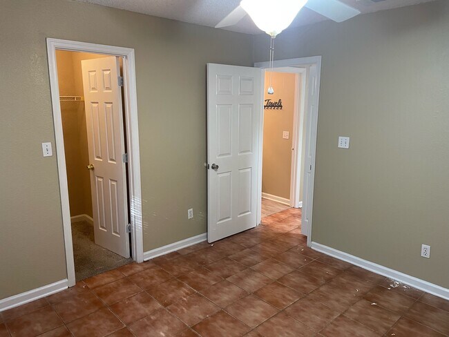Building Photo - 2470 Nugget Ln