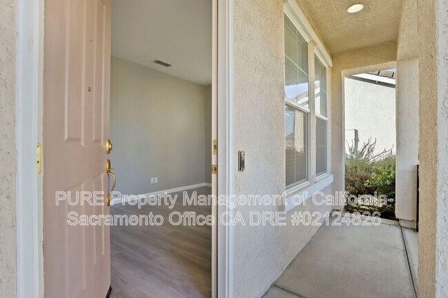 Building Photo - 1518 Sandmark Dr