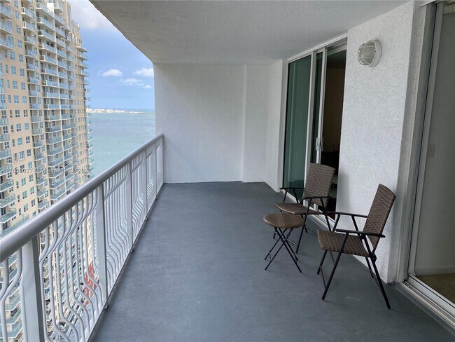 Building Photo - 1200 Brickell Bay Dr