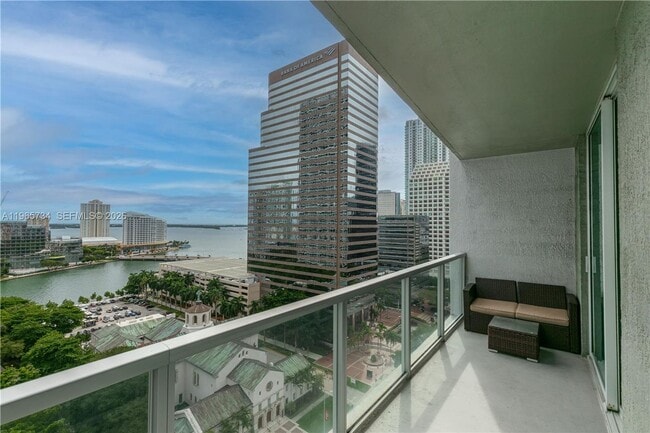 Building Photo - 500 Brickell Ave