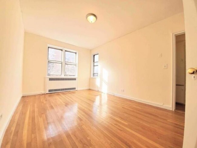 Building Photo - 1 bedroom in BRONX NY 10463