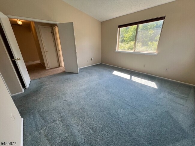 Building Photo - 179 Drake Ln
