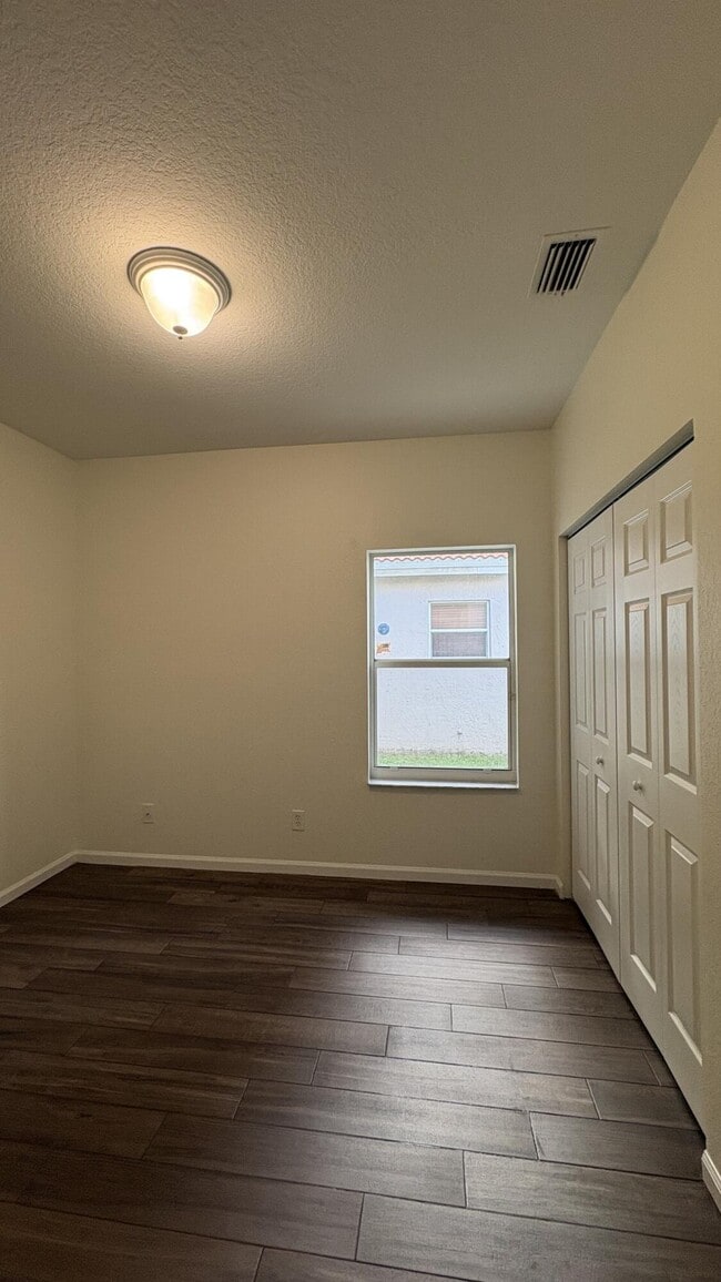 Building Photo - 4967 Pelican Manor