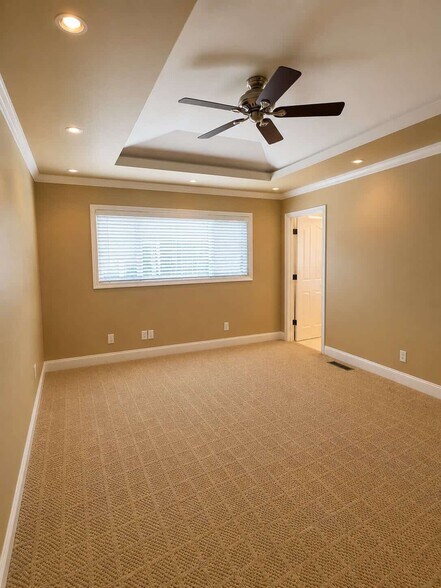 Building Photo - 668 Faraone Dr