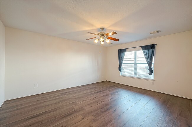 Building Photo - 17210 Double Lilly Dr
