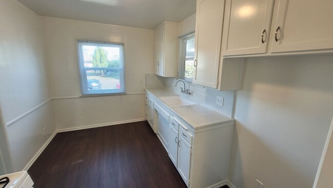 Building Photo - Coming Soon! 2 Bed 2 Bath On Corner Lot With Huge Den!