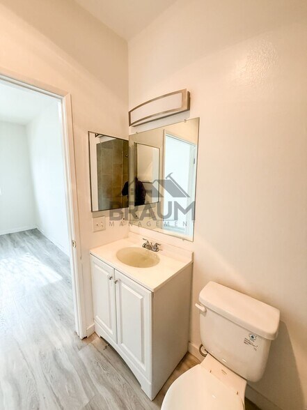 Building Photo - 6612 Sylmar Ave