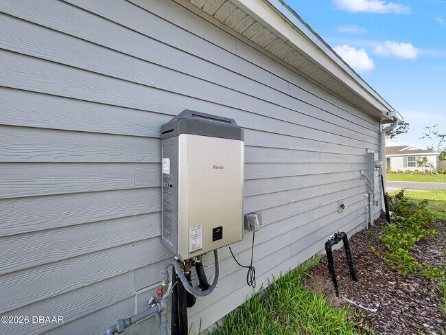 Building Photo - 55 Signet Cir