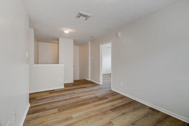 Building Photo - 13983 Maximos Dr