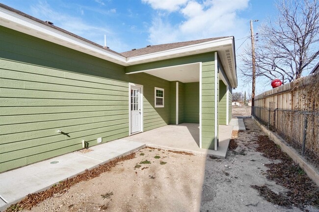 Building Photo - 601 Ave V