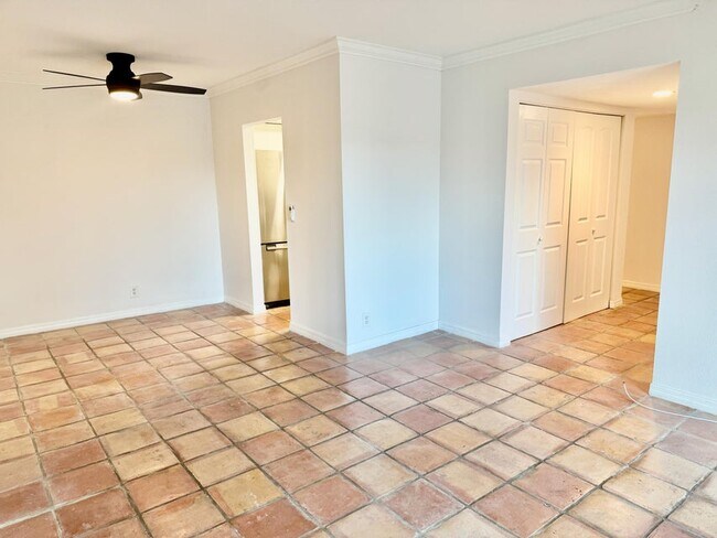 Building Photo - 1527 S Flagler Dr