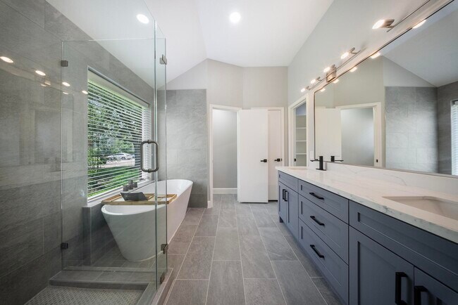 Building Photo - 8311 Sierra Hill Ct