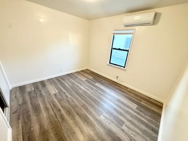 Building Photo - Updated 3 bed 2 bath duplex in Temple City
