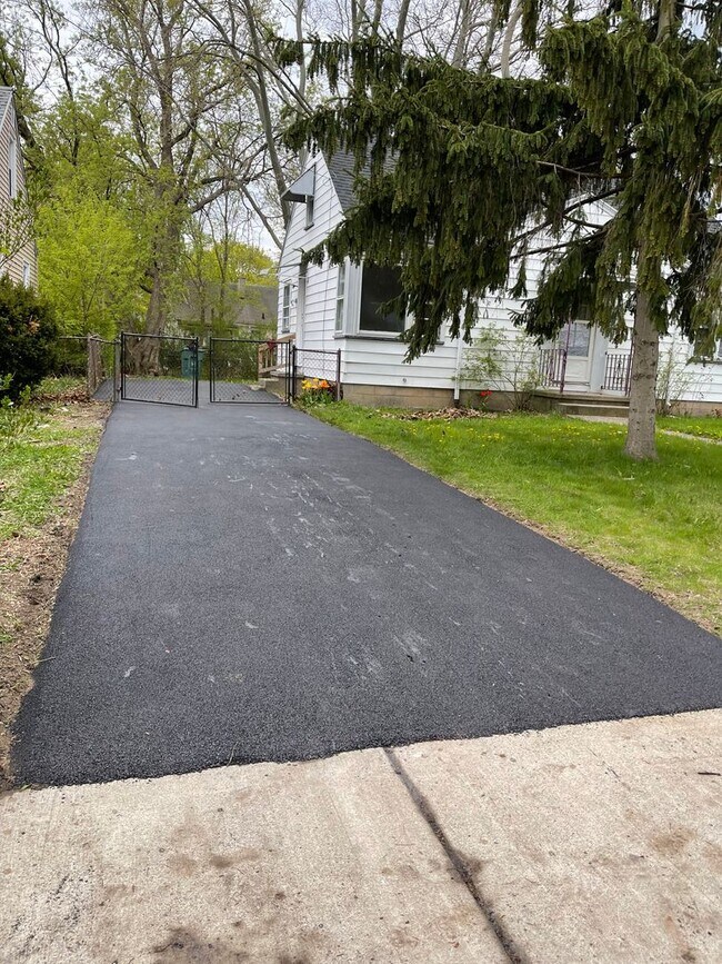 Building Photo - CALL TODAY TO RENT YOUR HOME SWEET HOME !!!