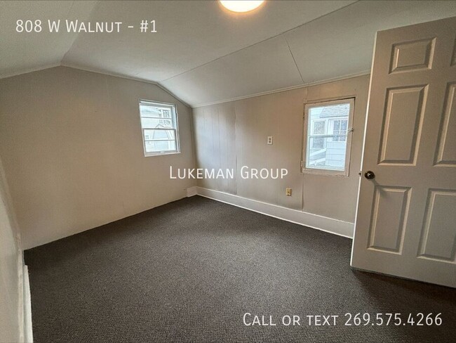 Building Photo - 808 W Walnut St