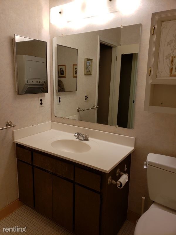 Building Photo - 27672 Echo Valley E