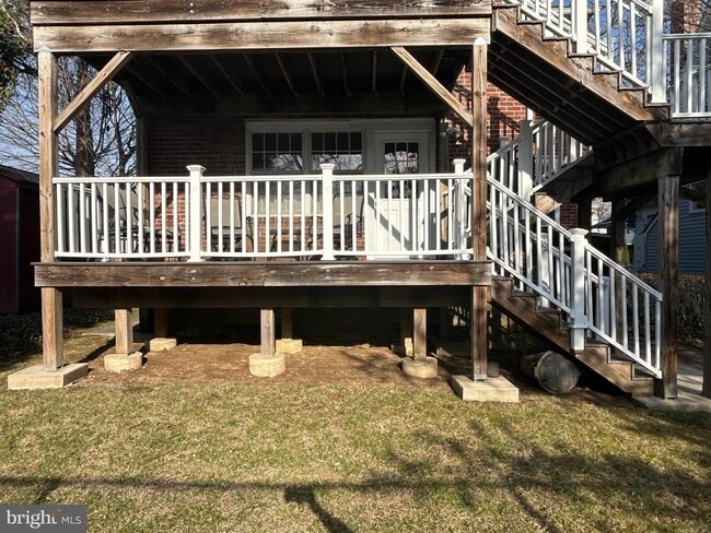 Building Photo - 214 Grayling Ave