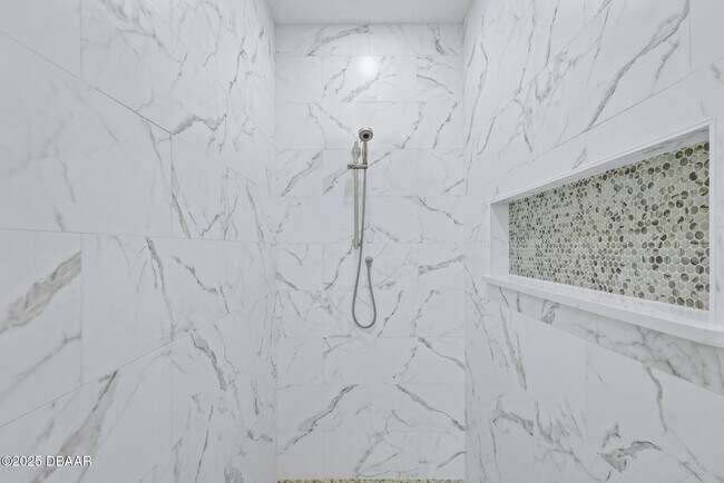 Building Photo - 2894 Hardy Ave