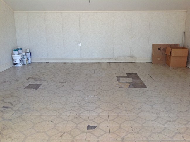 2 Car-Garage - 16061 Placid Dr