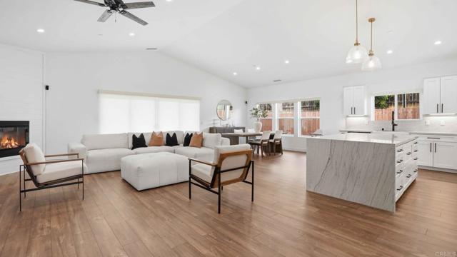 Building Photo - 9391 Los Coches Rd