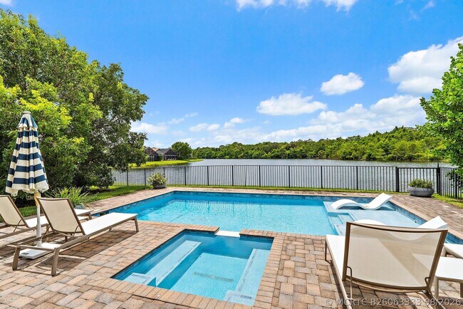 Building Photo - 518 Carrara Ct