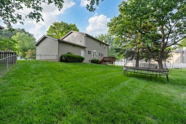 Building Photo - Spacious 4-Bed, 3-Bath Family Home
