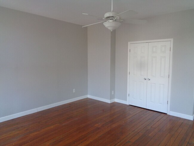 Building Photo - 713 W 33rd St