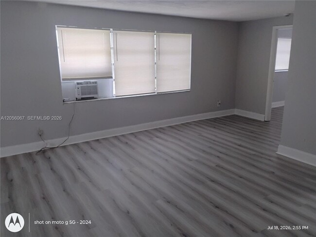 Building Photo - 4321 W Hallandale Beach Blvd
