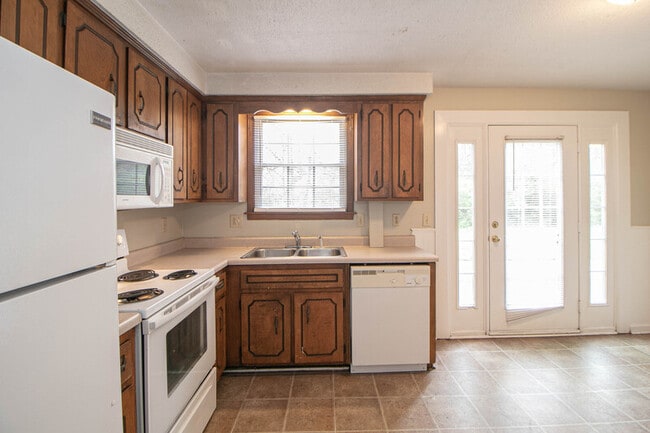 Building Photo - 812 Golf View Pl