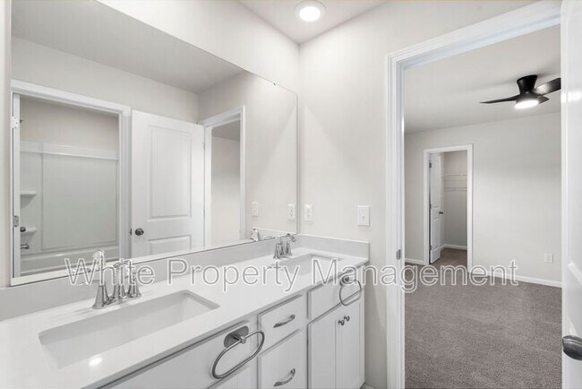 Building Photo - 2039 Morning Gold Dr