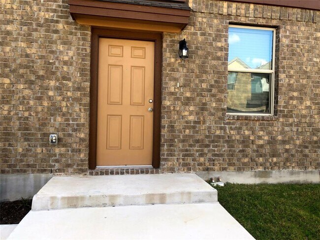 Building Photo - 1001 Zodiac Ln