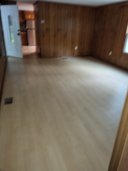Building Photo - 12 Breton Ln