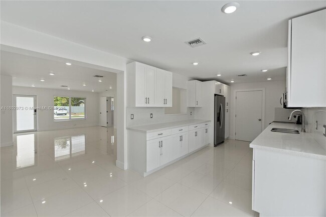 Building Photo - 10501 SW 53rd St