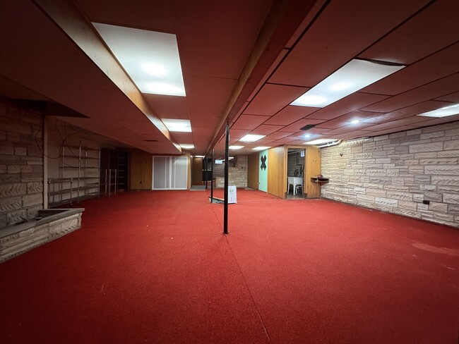 Building Photo - 260 N St Marys Rd