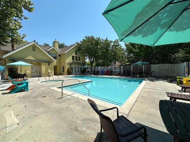 Building Photo - Parc Crossing 1 Bed 1 Bath Unit in Mountai...