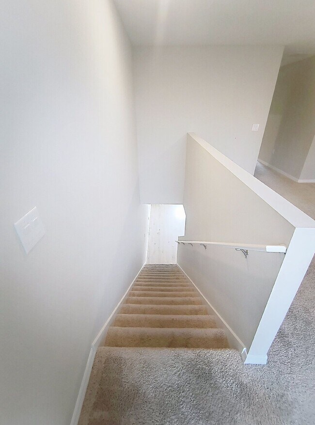 Building Photo - 12937 Camarillo Pl