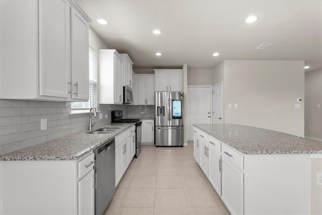 Building Photo - 121 Emerald Pass